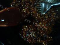 好吃不腻的香辣牛肉酱做法图解10)