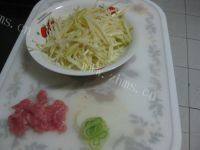 美美厨房之土豆丝炒肉做法图解1)