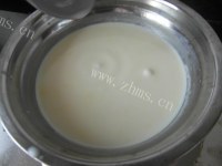 美味的意式鲜奶酪做法图解3)