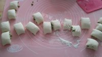 自制葱香花卷做法图解6)