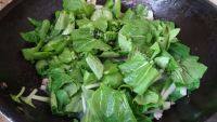 家常菜小白菜炒肉做法图解5)