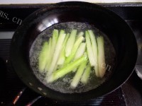 好吃的火腿芥蓝菜做法图解4)