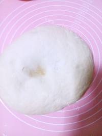 自制芹菜肉包子做法图解1)
