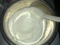 自制白菜猪肉包子做法图解2)