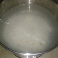 美味的香菇鸡肉焖饭做法图解1)