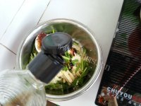 简单的黄瓜拌豆皮做法图解10)
