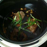 自制酱牛肉做法图解6)