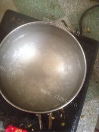 香气浓郁的米酒蛋花汤做法图解3)