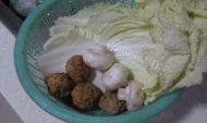 白菜肉丸汤做法图解1)