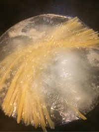 美味的牛排意面做法图解1)