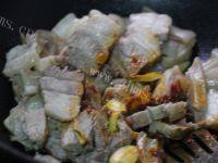 常吃不腻的蒜薹回锅肉做法图解10)