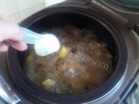 美容黄桃银耳汤做法图解7)