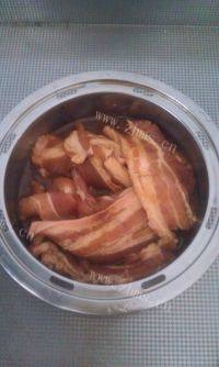 家常菜五花肉金针菇卷做法图解2)