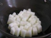 家常菜肉焖冬瓜做法图解1)