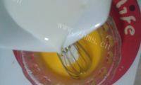 橙香酸奶蛋糕杯的做法图解三