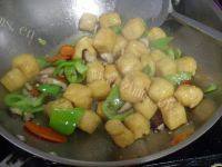 素炒豆腐泡做法图解5)