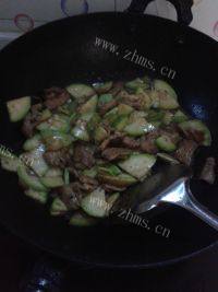 可口的西葫芦炒肉