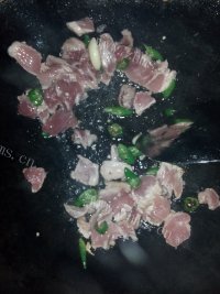 家常菜茄子炒肉做法图解6)
