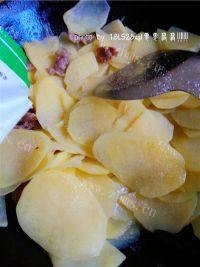味道不错的土豆肉片做法图解8)