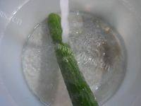 意想不到的牛筋炒青瓜做法图解2)