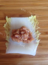 诱人的白菜肉卷做法图解13)