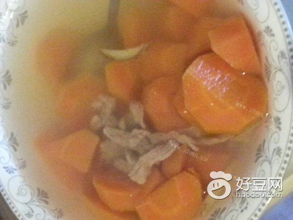 胡萝卜牛肉汤