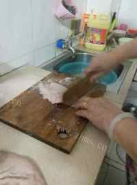 美味营养的胡椒猪肚汤做法图解5)