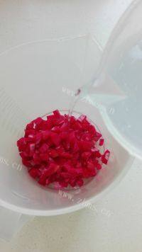 好喝的火龙果皮汁做法图解4)
