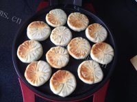 好吃的韭菜粉丝鸡蛋饼做法图解14)