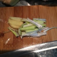 诱人的小酥肉蒸碗做法图解6)
