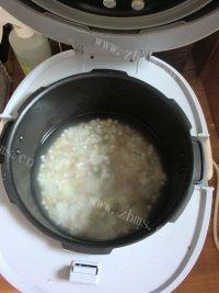 美味早餐百合绿豆粥做法图解5)