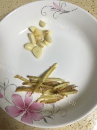 辣椒炒鸡肉做法图解3)