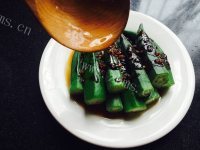 家常菜白灼秋葵做法图解11)