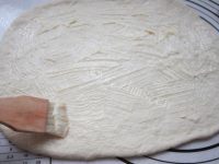 色泽鲜亮的日式炼乳面包的做法图解五