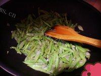简单版四季豆炒肉做法图解6)