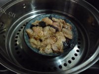 好吃的香菇云耳蒸鸡翅做法图解9)
