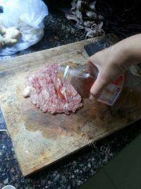 美味的肉饼蒸蛋做法图解3)