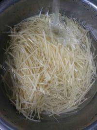 DIY美食-酸辣土豆丝做法图解1)