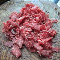 家常菜双椒炒牛肉做法图解2)