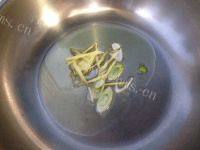 开胃的酸豆角炒鸡胗做法图解9)