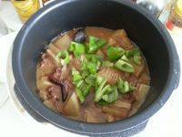 土豆炖牛肋条做法图解11)