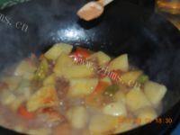 「DIY美食」土豆炖肉做法图解11)