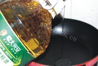 色香味浓的可乐鸡翅做法图解3)