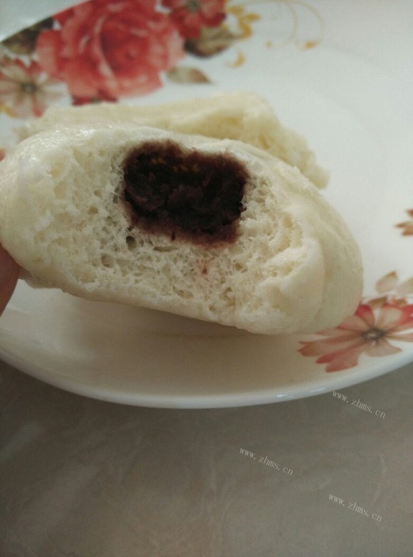 芳香四溢的豆沙包