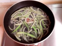 营养丰富的丝瓜鸡蛋汤做法图解5)
