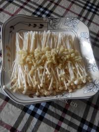 美味的蒜蓉蒸金针菇做法图解5)