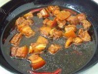 色泽鲜亮的红烧肉做法图解7)