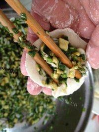 自己做的素三鲜水饺做法图解9)