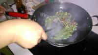 極楽浄土芦笋炒肉做法图解7)