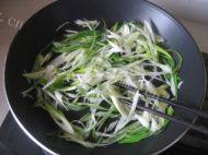 辣炒五花肉做法图解3)
